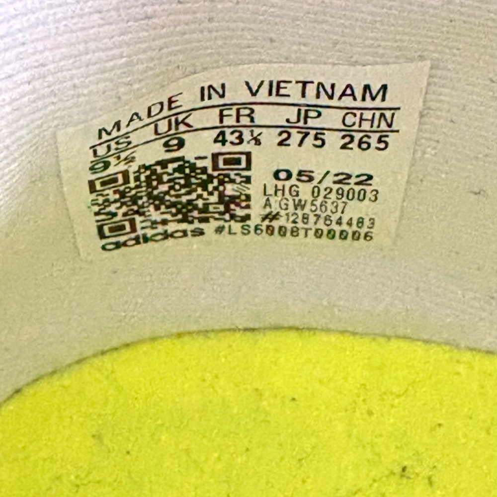 Men’s Addidas running shoe - Picture 4 of 5